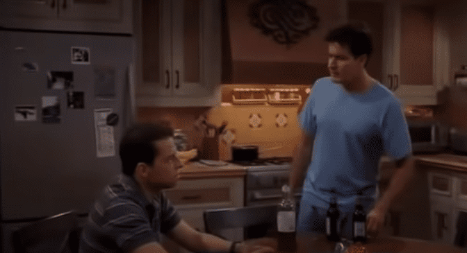 Two and a Half Men S03E20 - I'm banging Kandi's Mom (PT/BR)