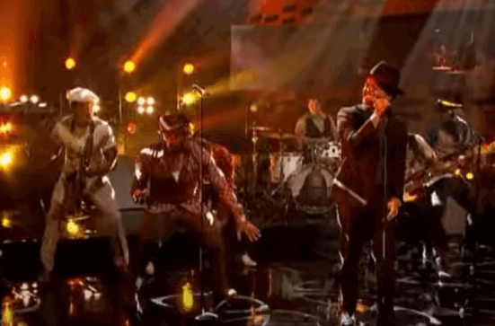 Bruno Mars - Locked Out of Heaven (Live Graham Norton Show)
